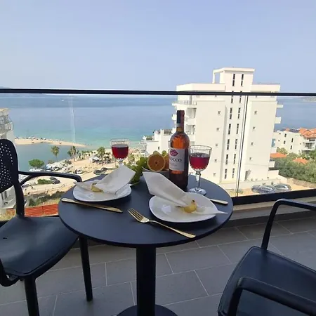 Luxury Sea View Apartment *